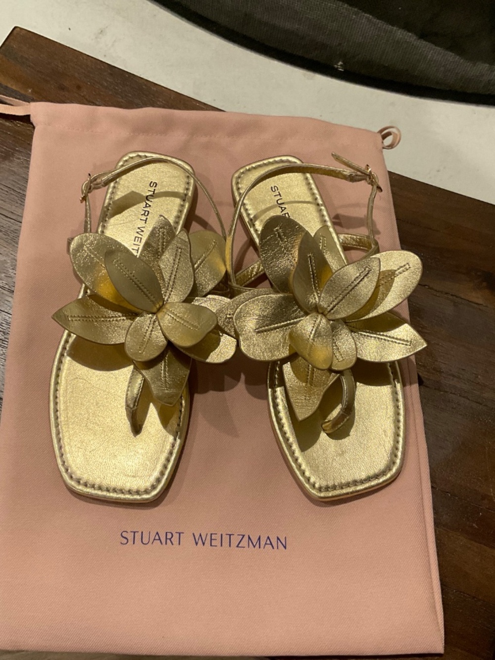 Stuart Weitzman Paradise Sandals Gold Leather Size 7 - Picture 2 of 7